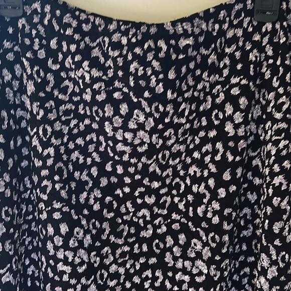 Beautiful West End stretch women’s extra large skirt - Picture 2 of 6